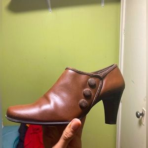 Rialto Womens booties Size 7